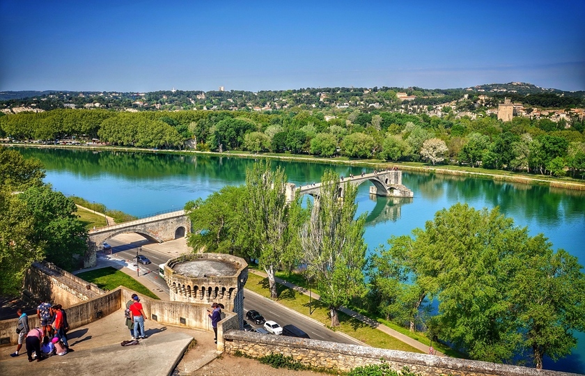 石头城(Gordes) - 泉水小镇(Fontaine de Vaucluse) - 阿维尼翁(Avignon)